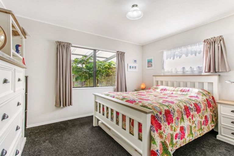 Photo of property in 1/6 Wayne Drive, Mangere, Auckland, 2022
