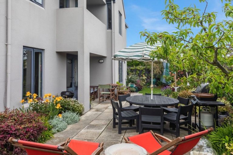 Photo of property in 57 Hinau Street, Fendalton, Christchurch, 8041