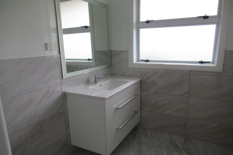 Photo of property in 32 Bartholomew Road, Levin, 5510