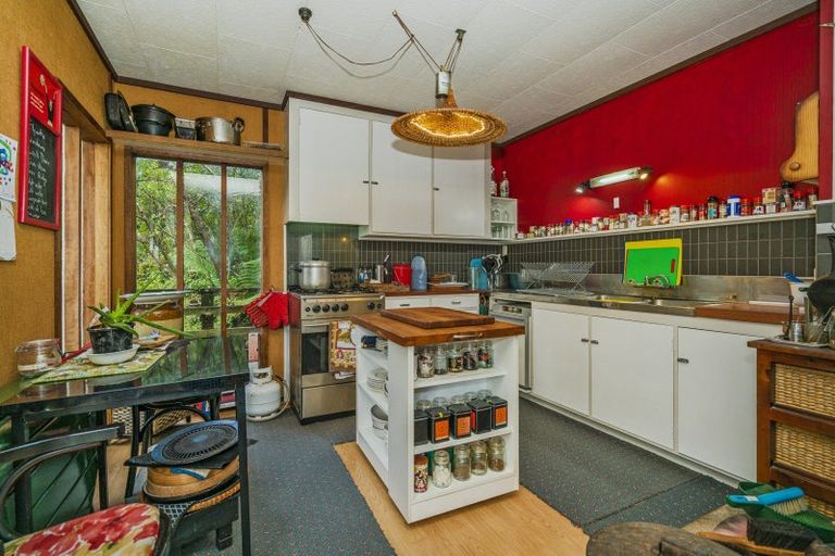 Photo of property in 295 Kopaki Point, Cooks Beach, Whitianga, 3591