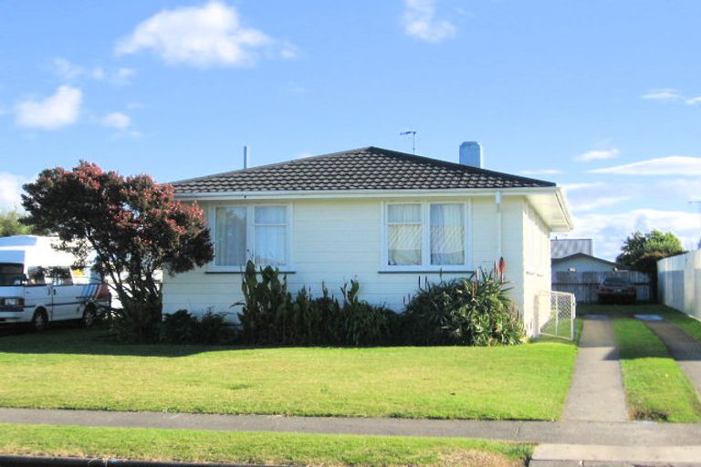 Photo of property in 37 Neal Crescent, Onekawa, Napier, 4110