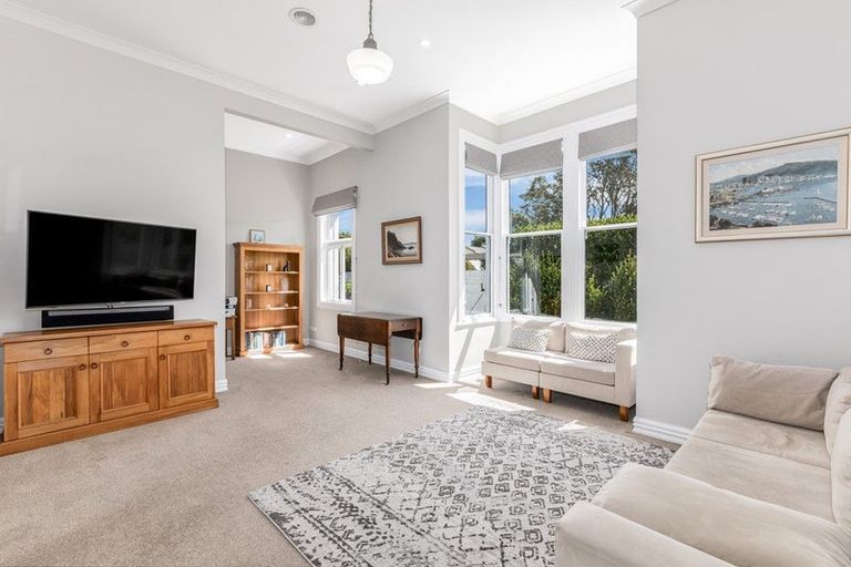 Photo of property in 21 Farm Road, Northland, Wellington, 6012