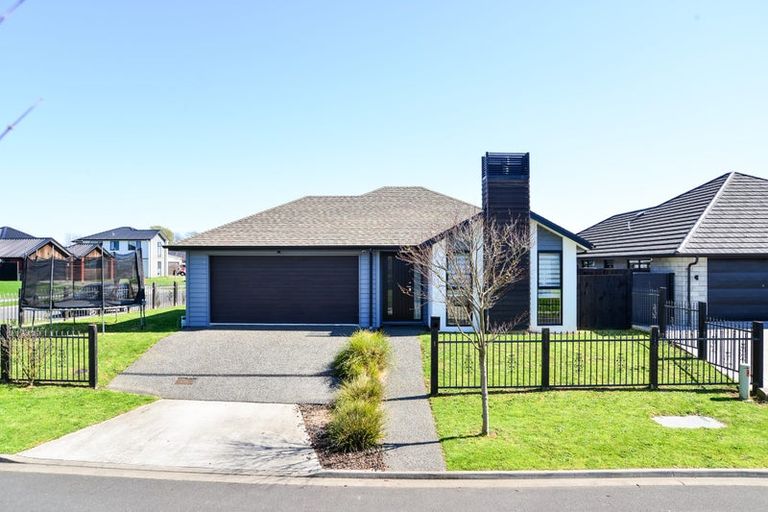 Photo of property in 1 Kaaka Street, Cambridge, 3434