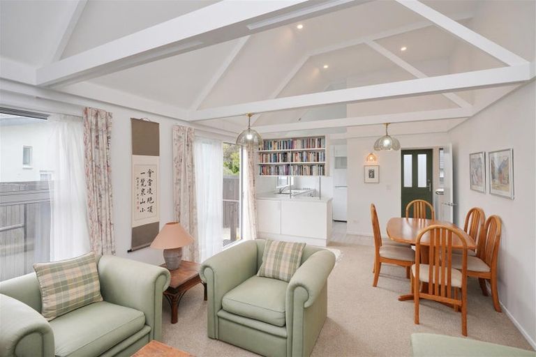 Photo of property in 63 Landsdowne Terrace, Cashmere, Christchurch, 8022