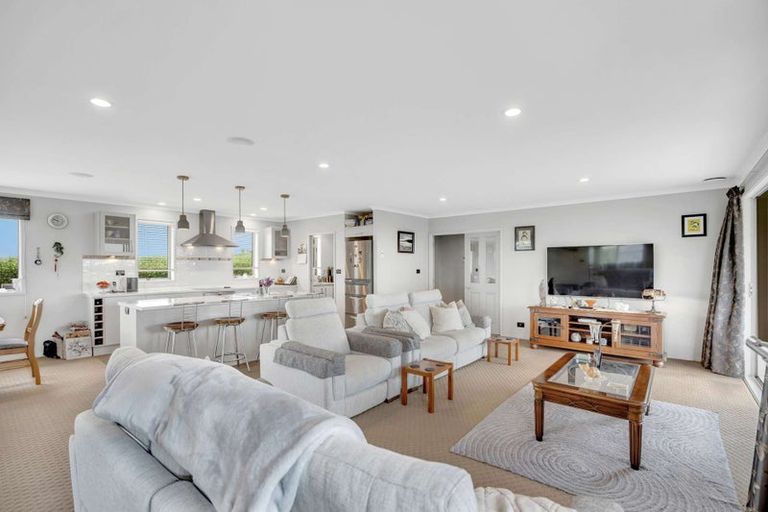 Photo of property in 12 Omana Avenue, Shelly Beach, Helensville, 0874