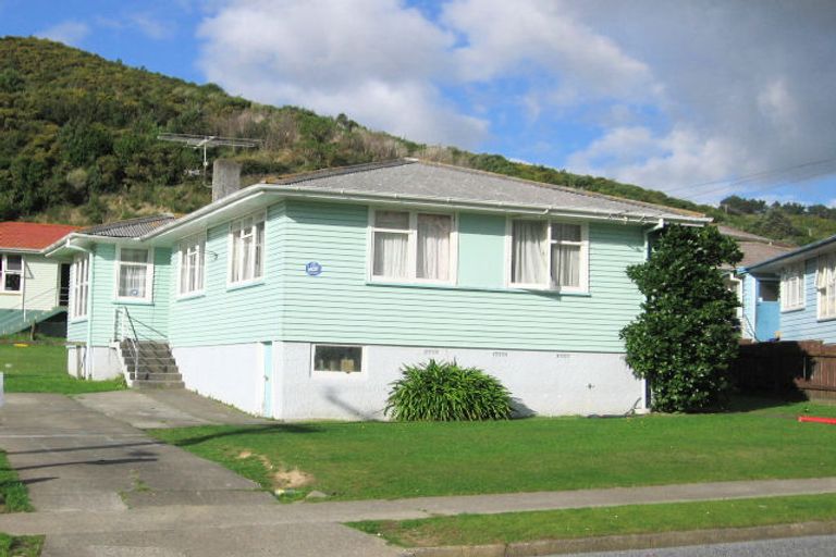 Photo of property in 174 Sievers Grove, Cannons Creek, Porirua, 5024