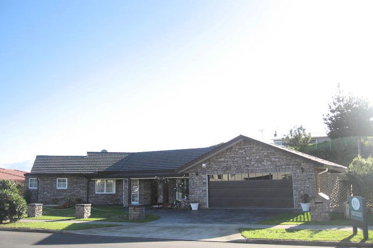 Photo of property in 3 Harry Shaw Way, Raumati South, Paraparaumu, 5032