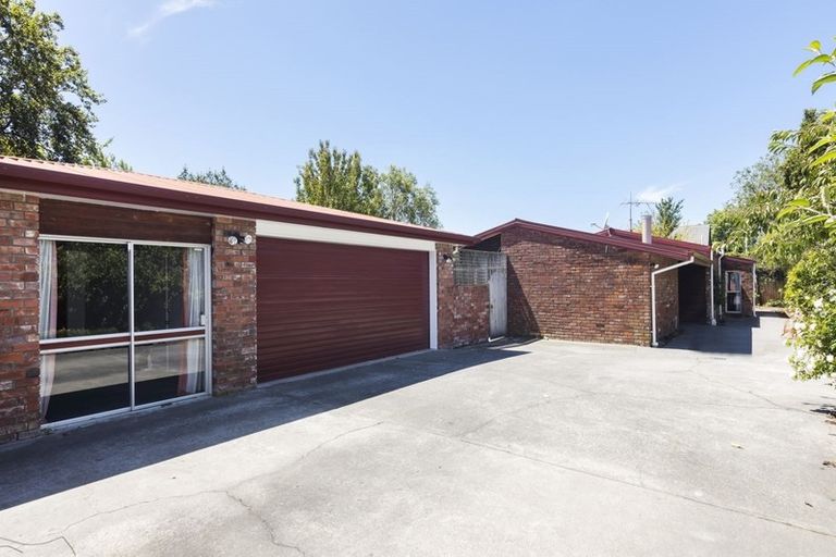 Photo of property in 11a Rudleigh Avenue, Upper Riccarton, Christchurch, 8041