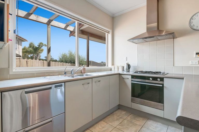 Photo of property in 4 Totara Views Drive, Red Beach, 0932