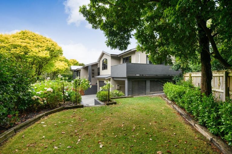 Photo of property in 9 Awatea Terrace, Hokowhitu, Palmerston North, 4410