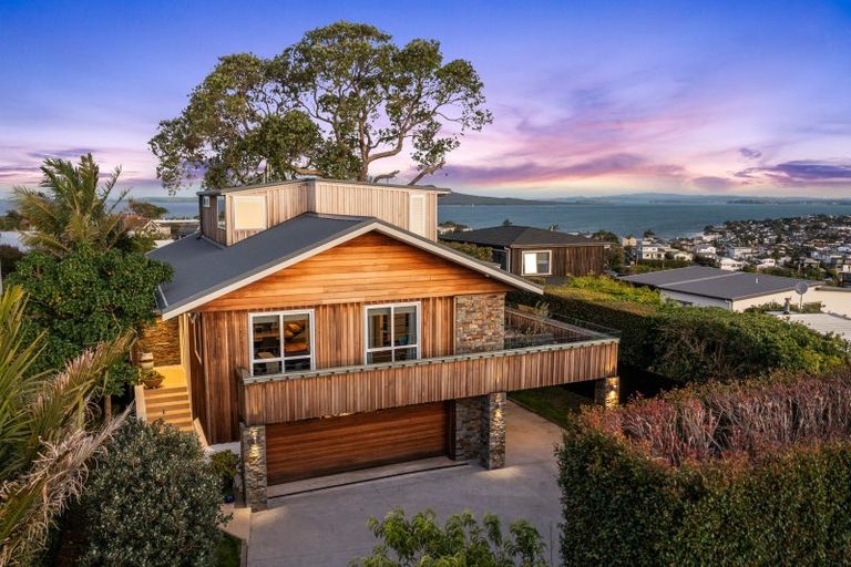 Photo of property in 21a Castor Bay Road, Castor Bay, Auckland, 0620