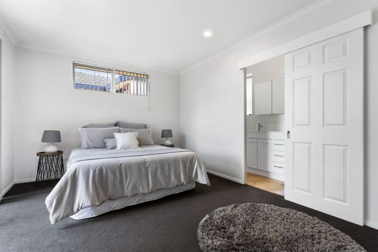 Photo of property in 5 Frederick Reece Drive, The Gardens, Auckland, 2105