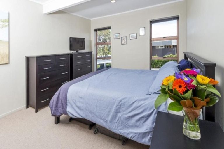 Photo of property in 1/18 Oliver Twist Avenue, Mellons Bay, Auckland, 2014