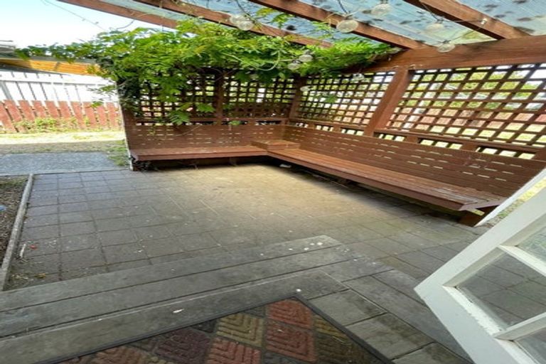 Photo of property in 400 Broadway, Miramar, Wellington, 6022