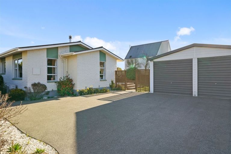 Photo of property in 10b Karlaw Place, Parklands, Christchurch, 8083
