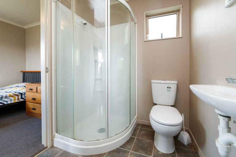 Photo of property in 16 Kingston Street, Awapuni, Palmerston North, 4412