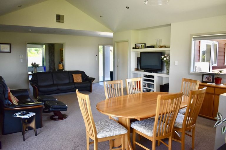 Photo of property in 63 Manakau Heights Drive, Manakau, Otaki, 5583