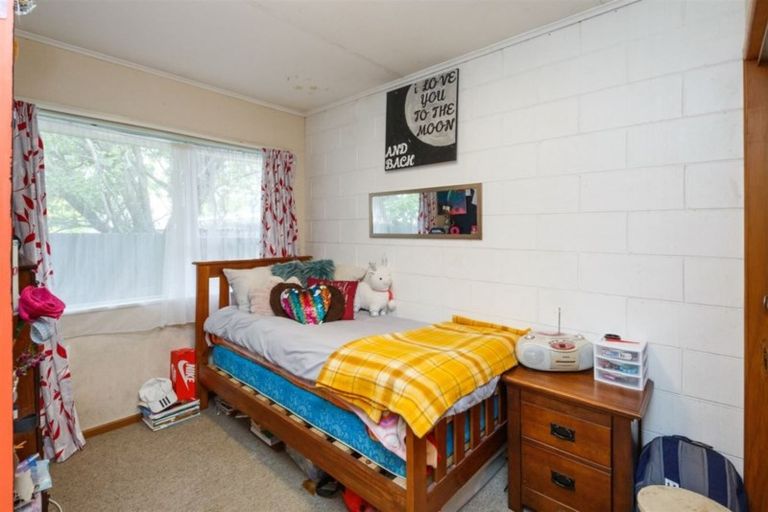 Photo of property in 35 Mcgiffert Street, Palmerston North, 4410