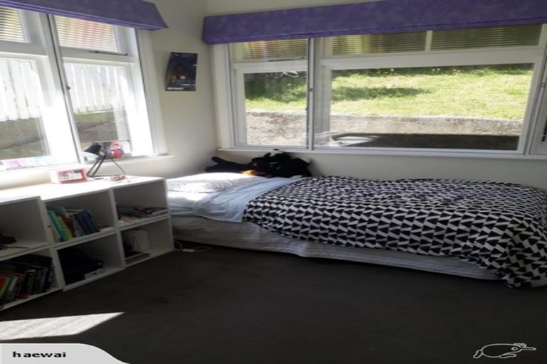 Photo of property in 73 Hungerford Road, Houghton Bay, Wellington, 6023