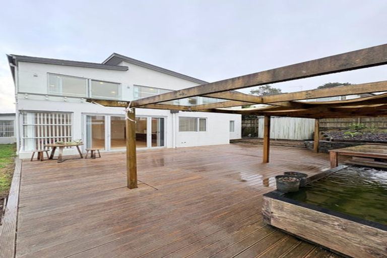 Photo of property in 7 Zara Court, Windsor Park, Auckland, 0632