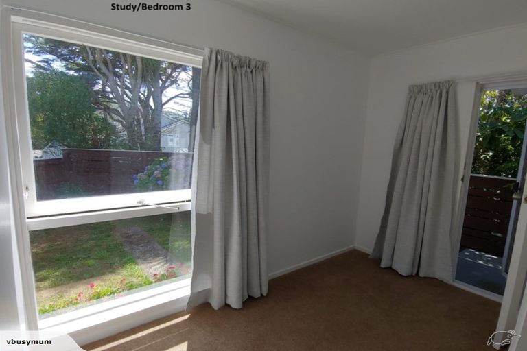 Photo of property in 1 Indus Street, Khandallah, Wellington, 6035