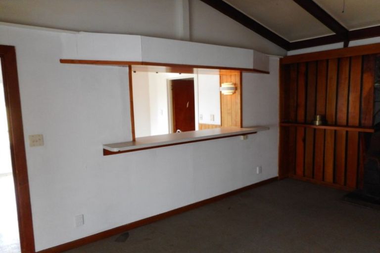 Photo of property in 2 Waimana Road, Conifer Grove, Takanini, 2112