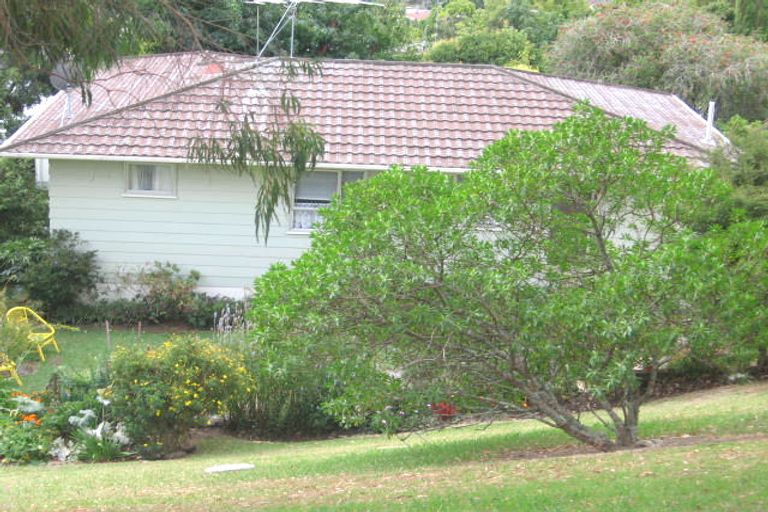 Photo of property in 5 Cantina Avenue, Bayview, Auckland, 0629