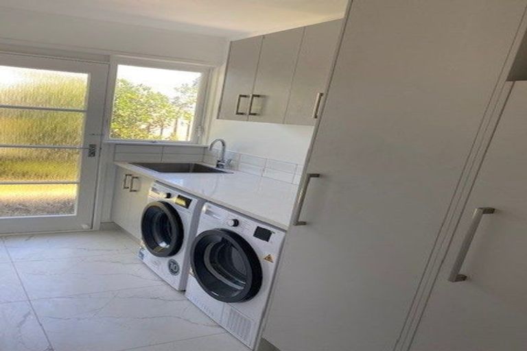 Photo of property in 40 Richards Avenue, Forrest Hill, Auckland, 0620