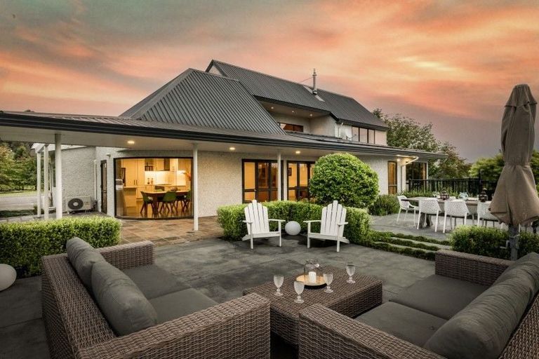 Photo of property in 4 Tauroa Valley, Havelock North, 4130