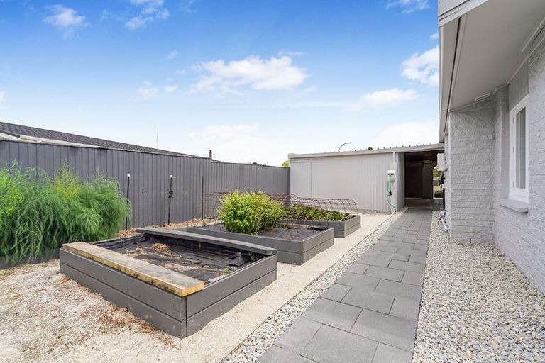 Photo of property in 13 Knightsbridge Place, Dinsdale, Hamilton, 3204