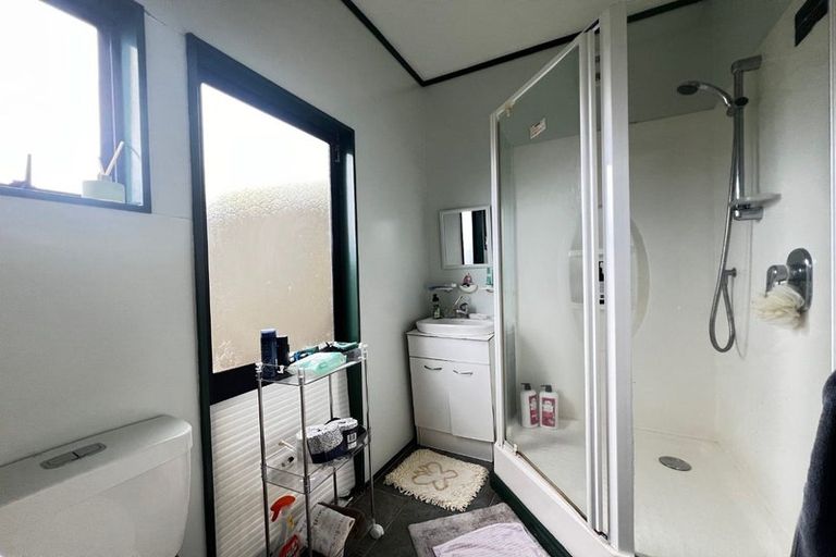 Photo of property in 3/20a Lavery Place, Sunnynook, Auckland, 0632