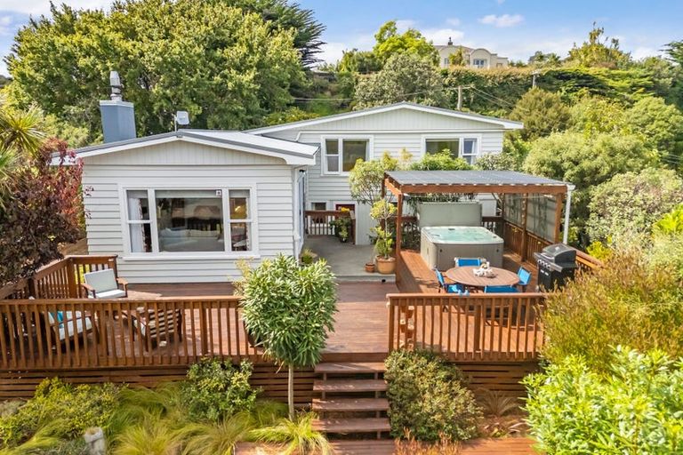 Photo of property in 29 Paekakariki Hill Road, Pauatahanui, Porirua, 5381