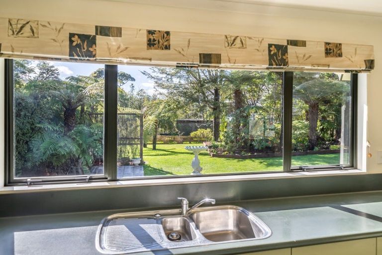 Photo of property in 13 Carlow Grove, Birchville, Upper Hutt, 5018