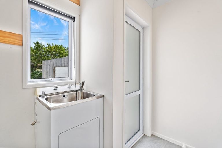 Photo of property in 8 Memorial Drive, Parahaki, Whangarei, 0112