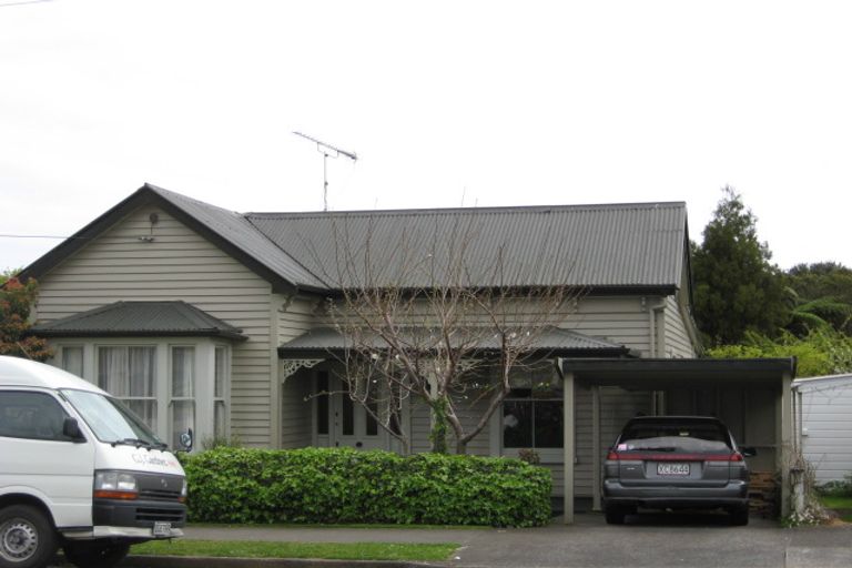 Photo of property in 41 Gilbert Street, New Plymouth, 4310