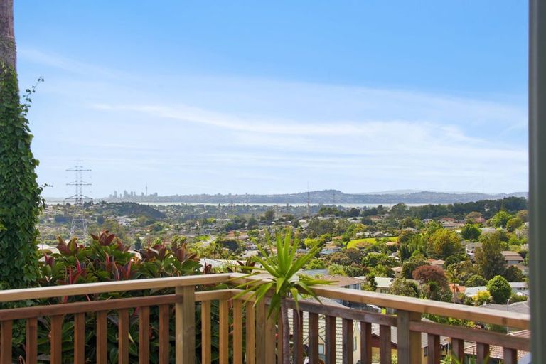 Photo of property in 17a Cherry Tree Place, Massey, Auckland, 0614