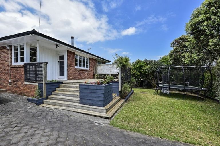 Photo of property in 99 Wallace Road, Mangere Bridge, Auckland, 2022