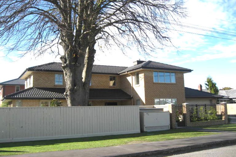 Photo of property in 98 Bryndwr Road, Bryndwr, Christchurch, 8052
