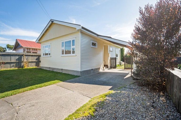 Photo of property in 27 Wades Avenue, Saint Martins, Christchurch, 8022