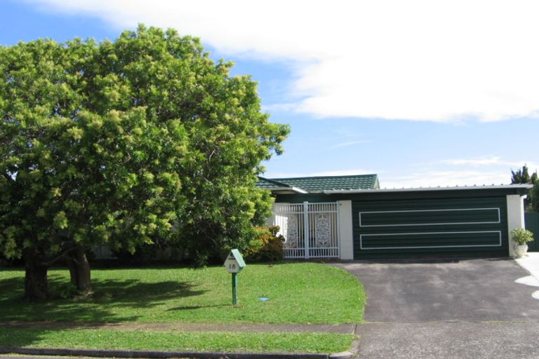 Photo of property in 18 Hedge Row, Sunnyhills, Auckland, 2010