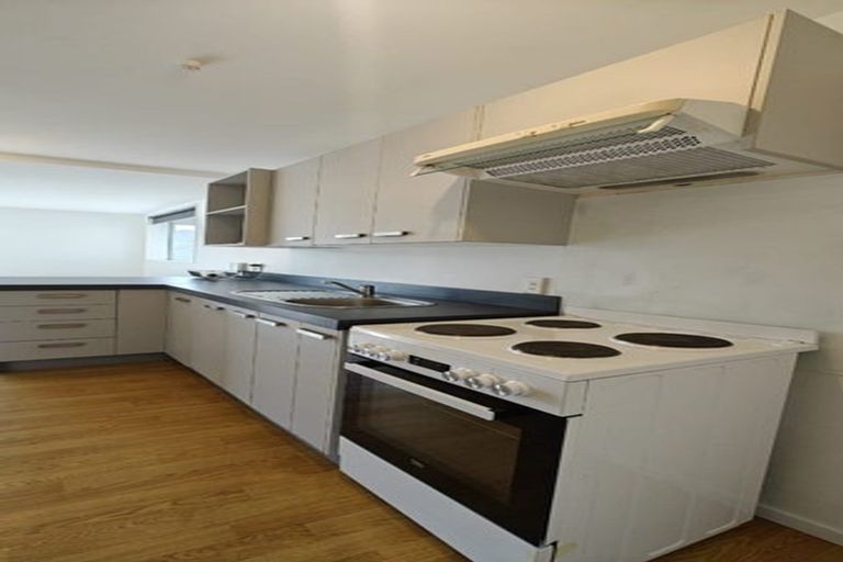 Photo of property in 15 Burnside Court, Rosedale, Auckland, 0632