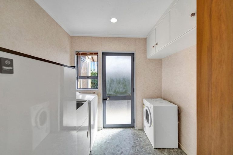 Photo of property in 10 Chatswood Grove, Fitzroy, New Plymouth, 4312