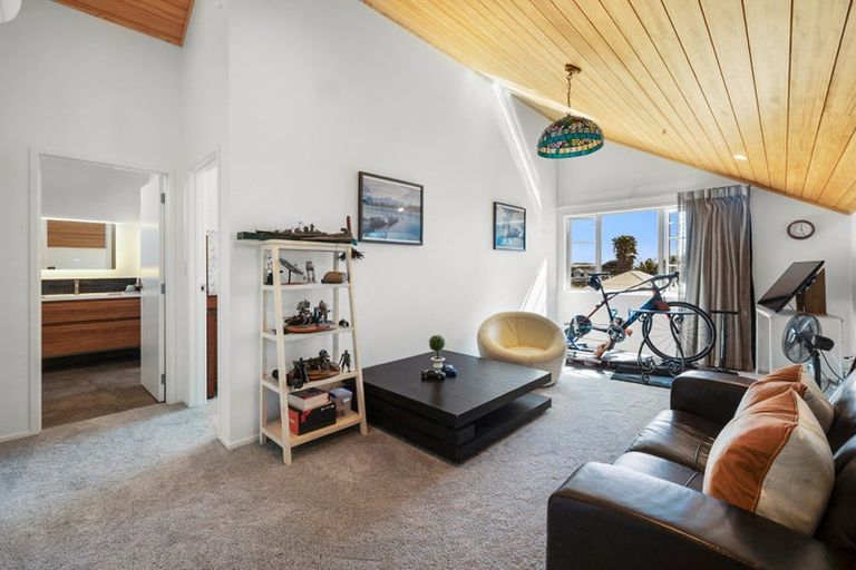 Photo of property in 250b Courtenay Street, Strandon, New Plymouth, 4312