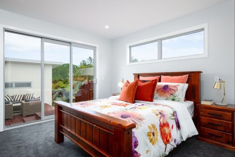 Photo of property in 2 Fern Lane, Whalers Gate, New Plymouth, 4310