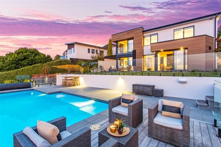 Photo of property in 14 Marama Crescent, Mount Pleasant, Christchurch, 8081