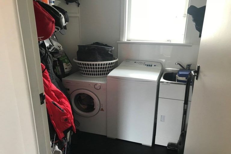 Photo of property in 52 Oranga Street, Westown, New Plymouth, 4310