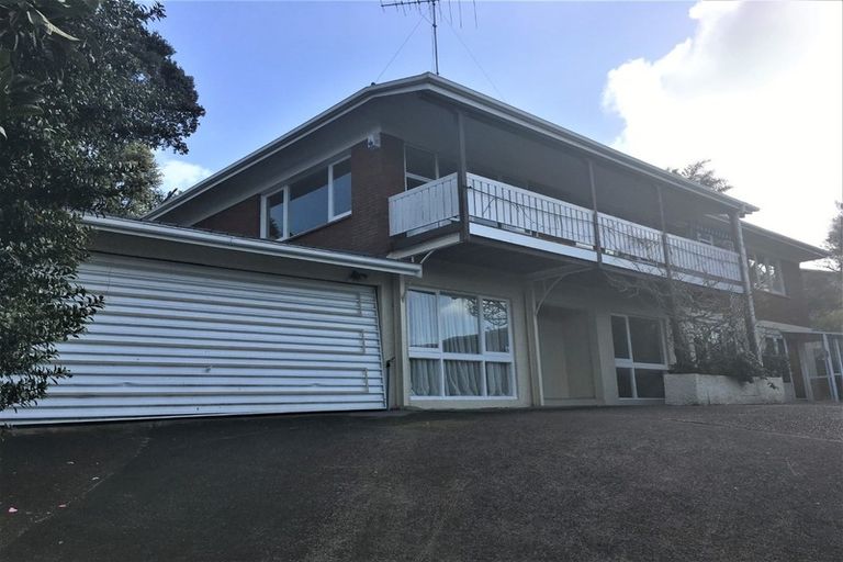 Photo of property in 35 Gretel Place, Hillcrest, Auckland, 0627