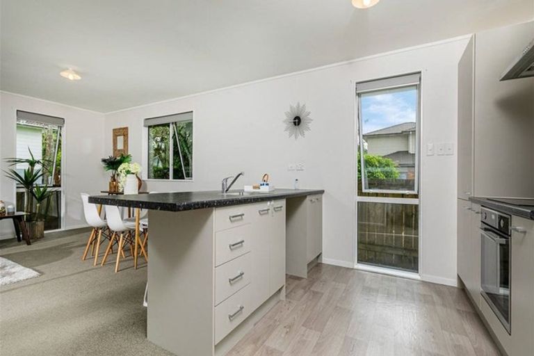 Photo of property in 685a Swanson Road, Swanson, Auckland, 0612