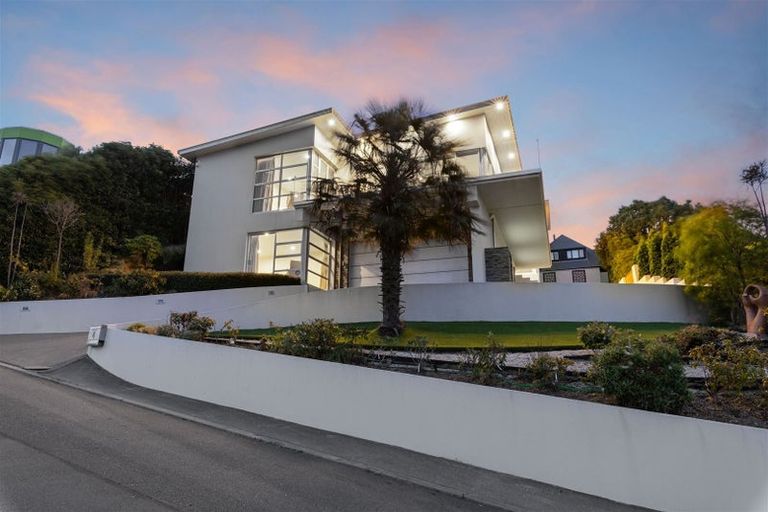 Photo of property in 4 Law Lane, Mount Pleasant, Christchurch, 8081