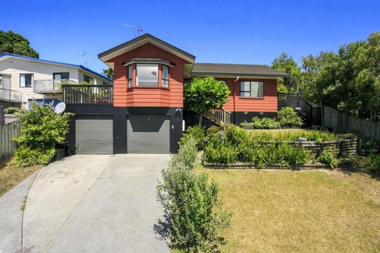Photo of property in 12 Sevilla Place, Unsworth Heights, Auckland, 0632